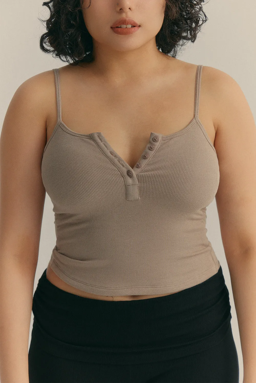 一見鍾情羅紋細肩詐騙胸 BraTop（附兩種襯墊）<br>Elegant Rib Knit Spaghetti Strap Bra Top