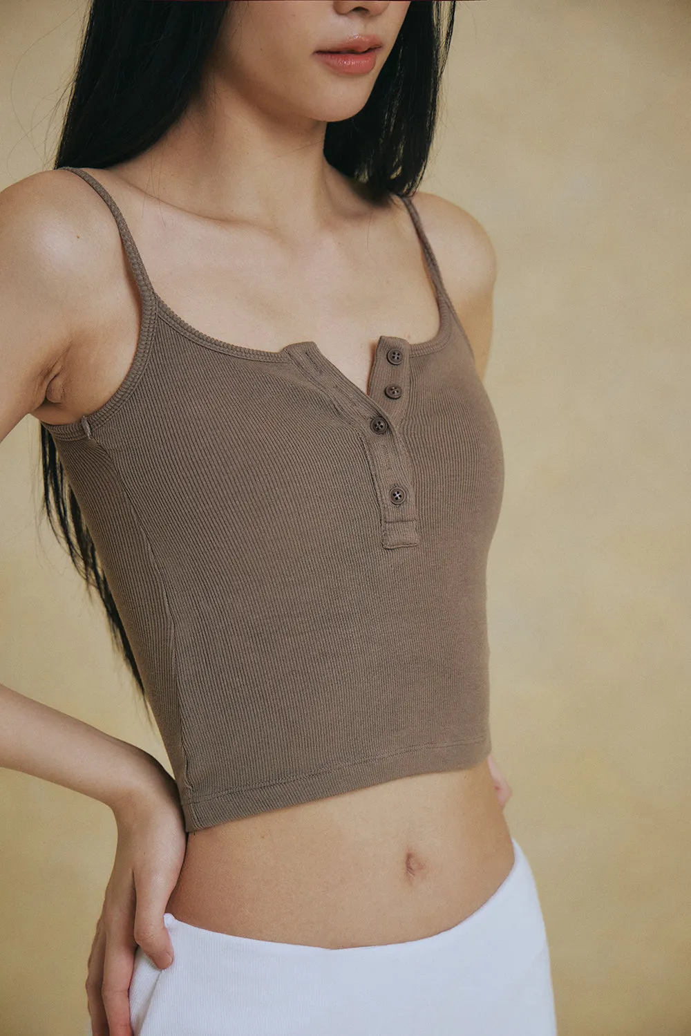一見鍾情羅紋細肩詐騙胸 BraTop（附兩種襯墊）<br>Elegant Rib Knit Spaghetti Strap Bra Top