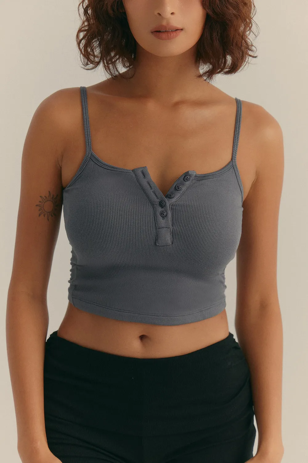 一見鍾情羅紋細肩詐騙胸 BraTop（附兩種襯墊）<br>Elegant Rib Knit Spaghetti Strap Bra Top