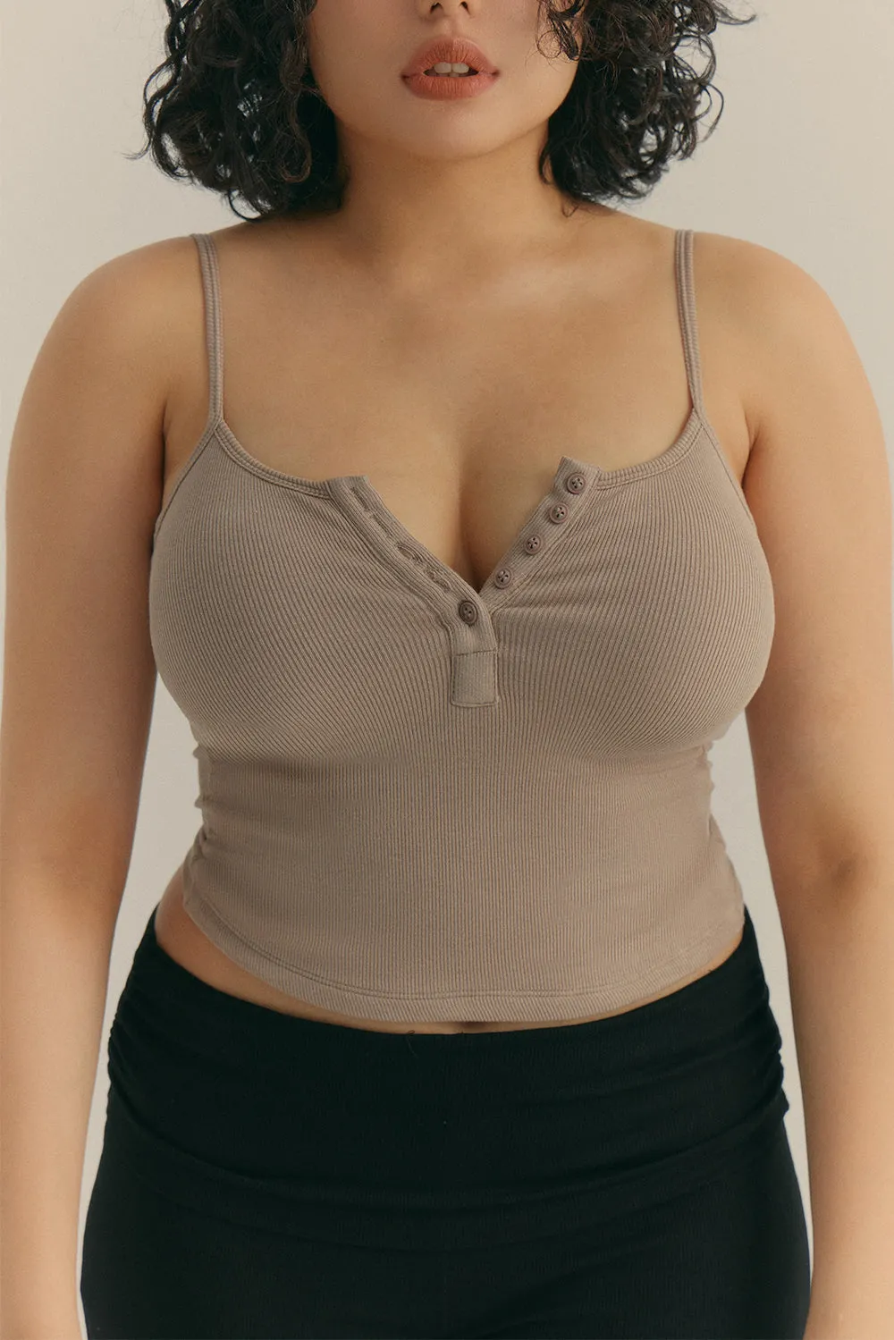 一見鍾情羅紋細肩詐騙胸 BraTop（附兩種襯墊）<br>Elegant Rib Knit Spaghetti Strap Bra Top
