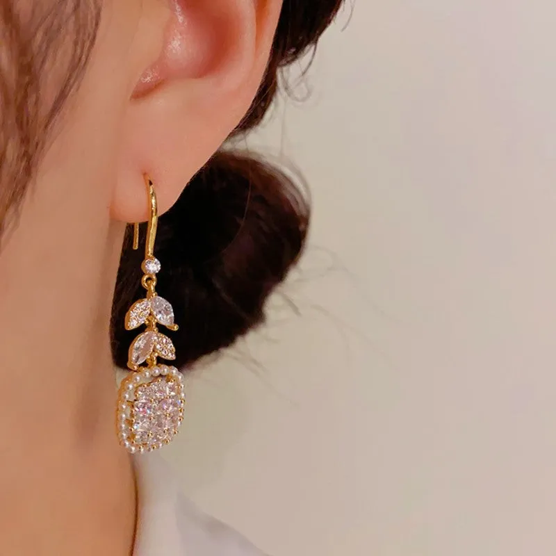 14K Gold-plated Exquisite Pearl Earrings