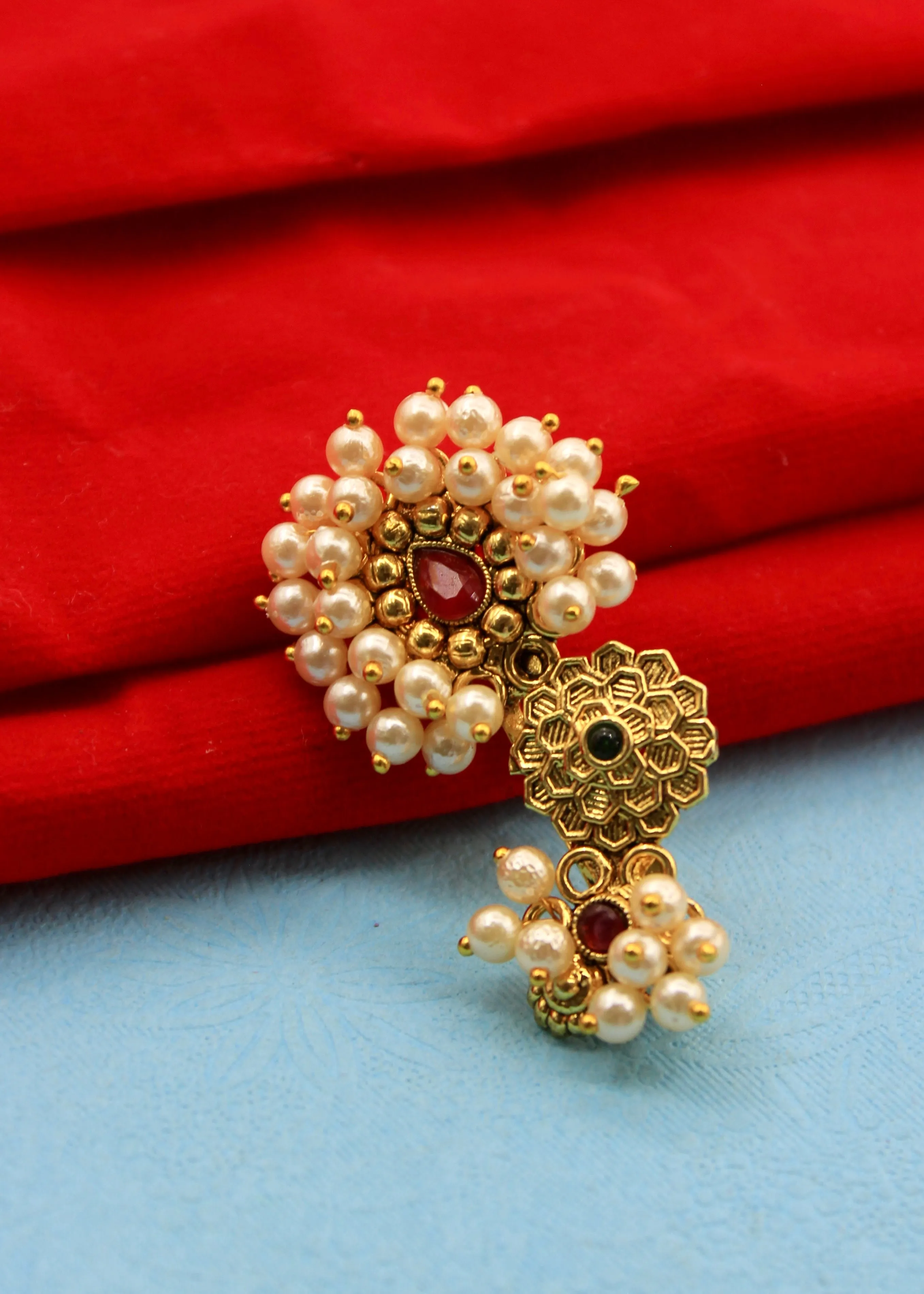 ARTISTIC MOTI SAREEPIN