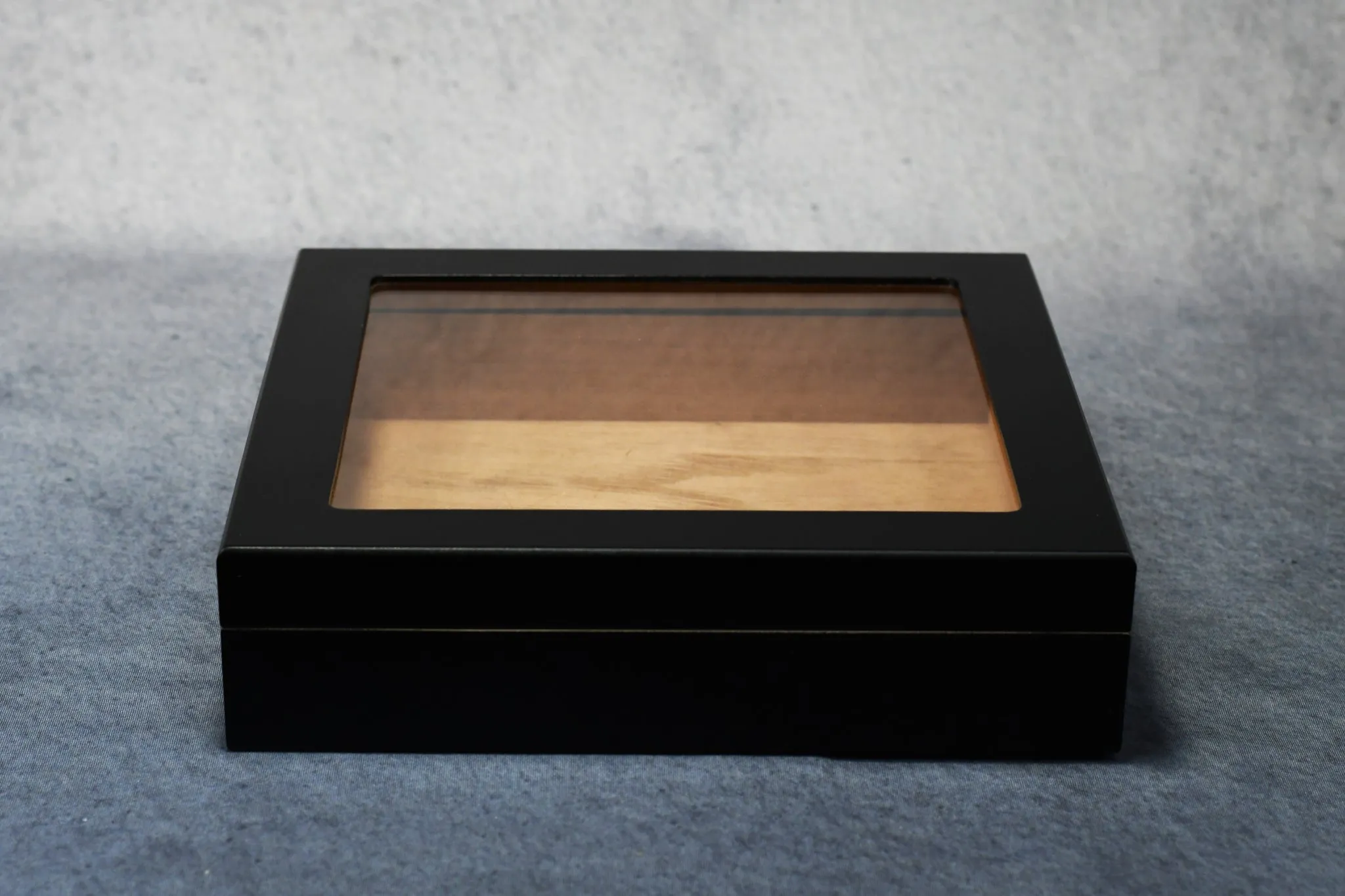 Chateau Black Humidor