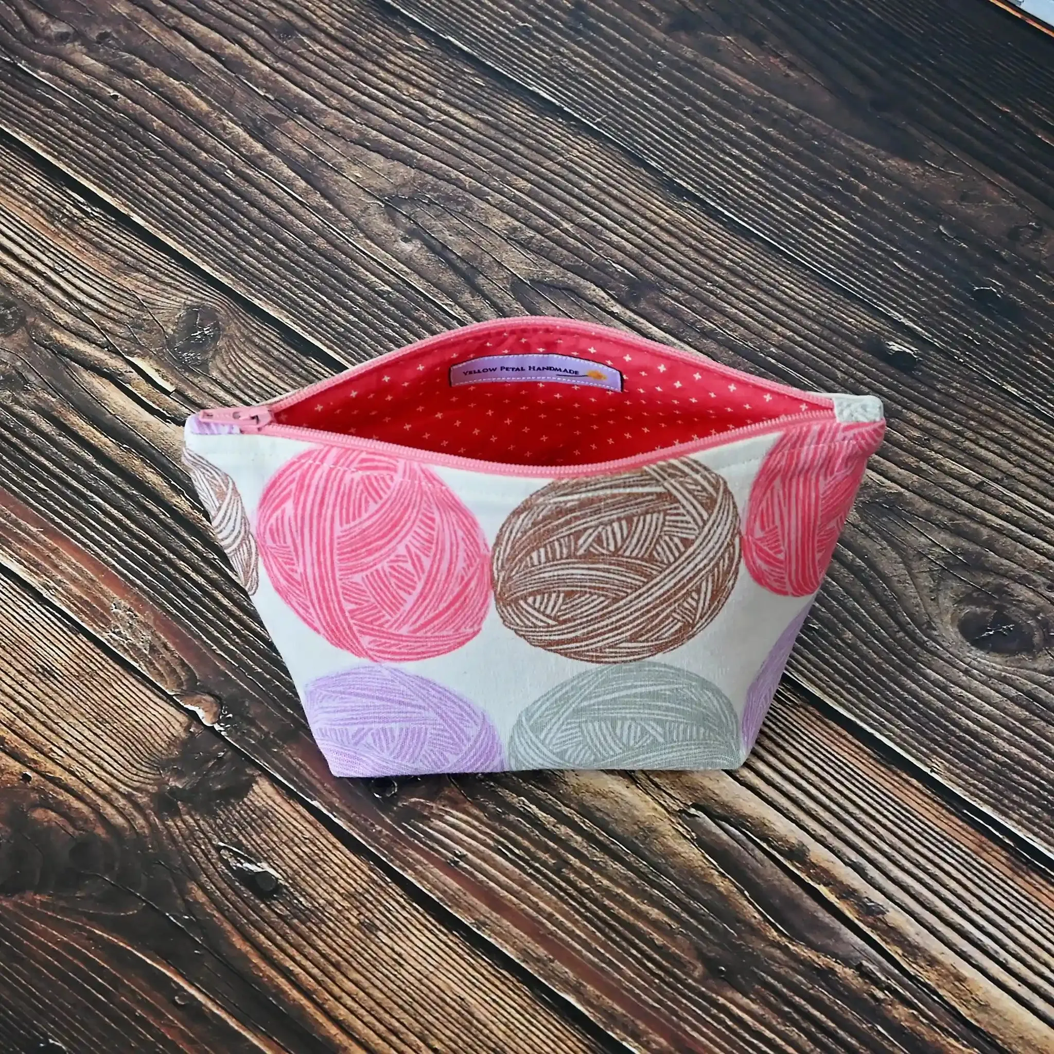 Cute Yarn Ball Accessory Pouch