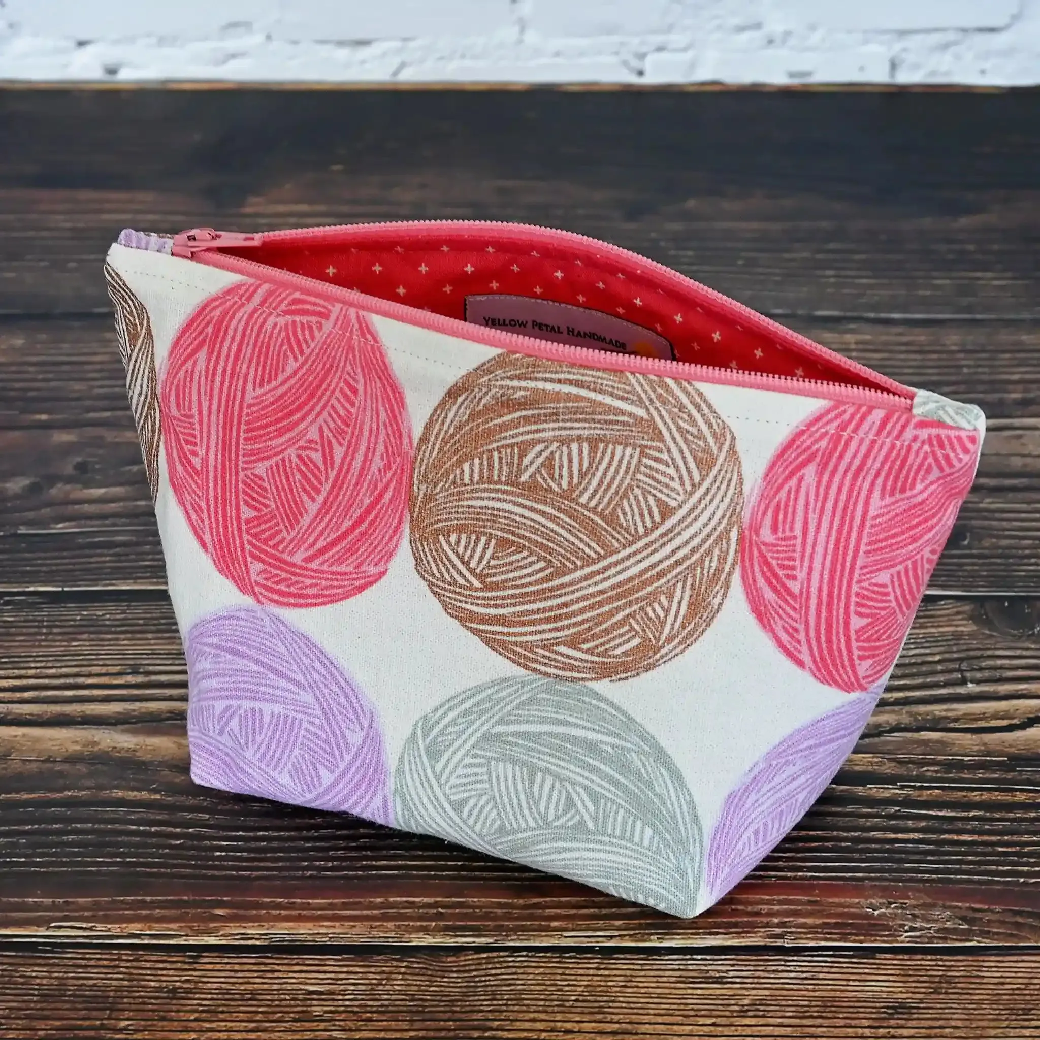Cute Yarn Ball Accessory Pouch