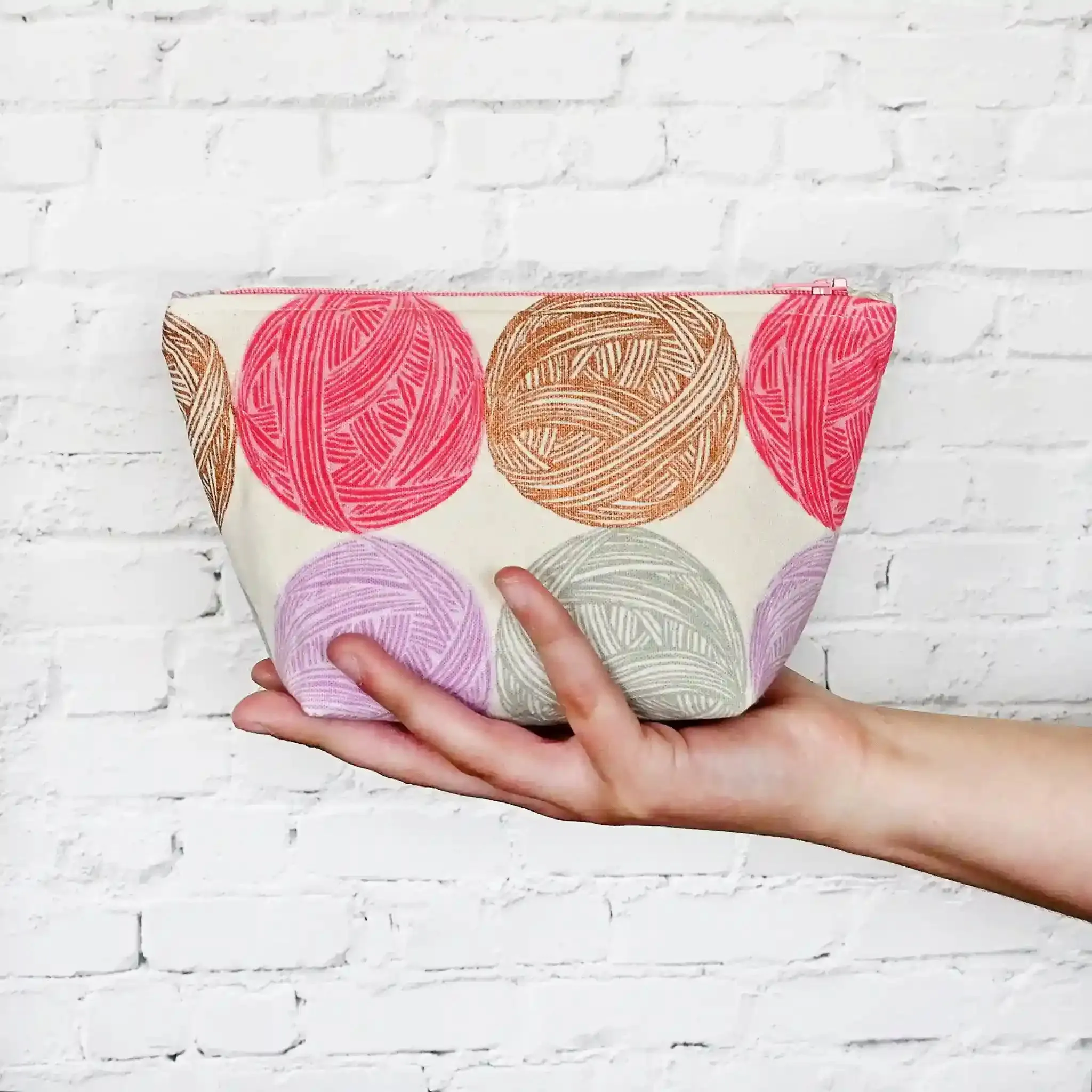 Cute Yarn Ball Accessory Pouch