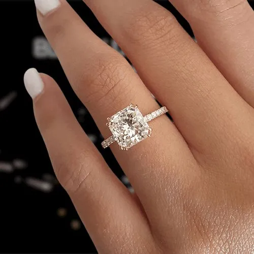 Exquisite 2.0 Carat Princess Cut Engagement Ring