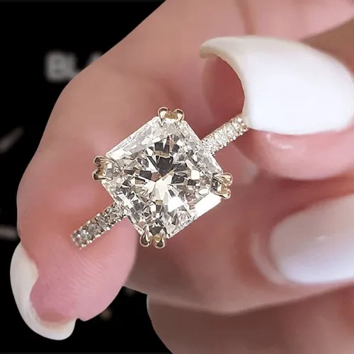 Exquisite 2.0 Carat Princess Cut Engagement Ring