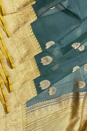 Exquisite Green Banarasi Handloom Pure Kora Silk Saree