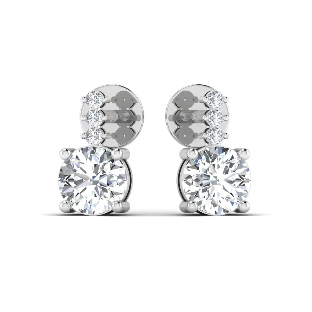 Exquisite Round Diamond Stud Earring