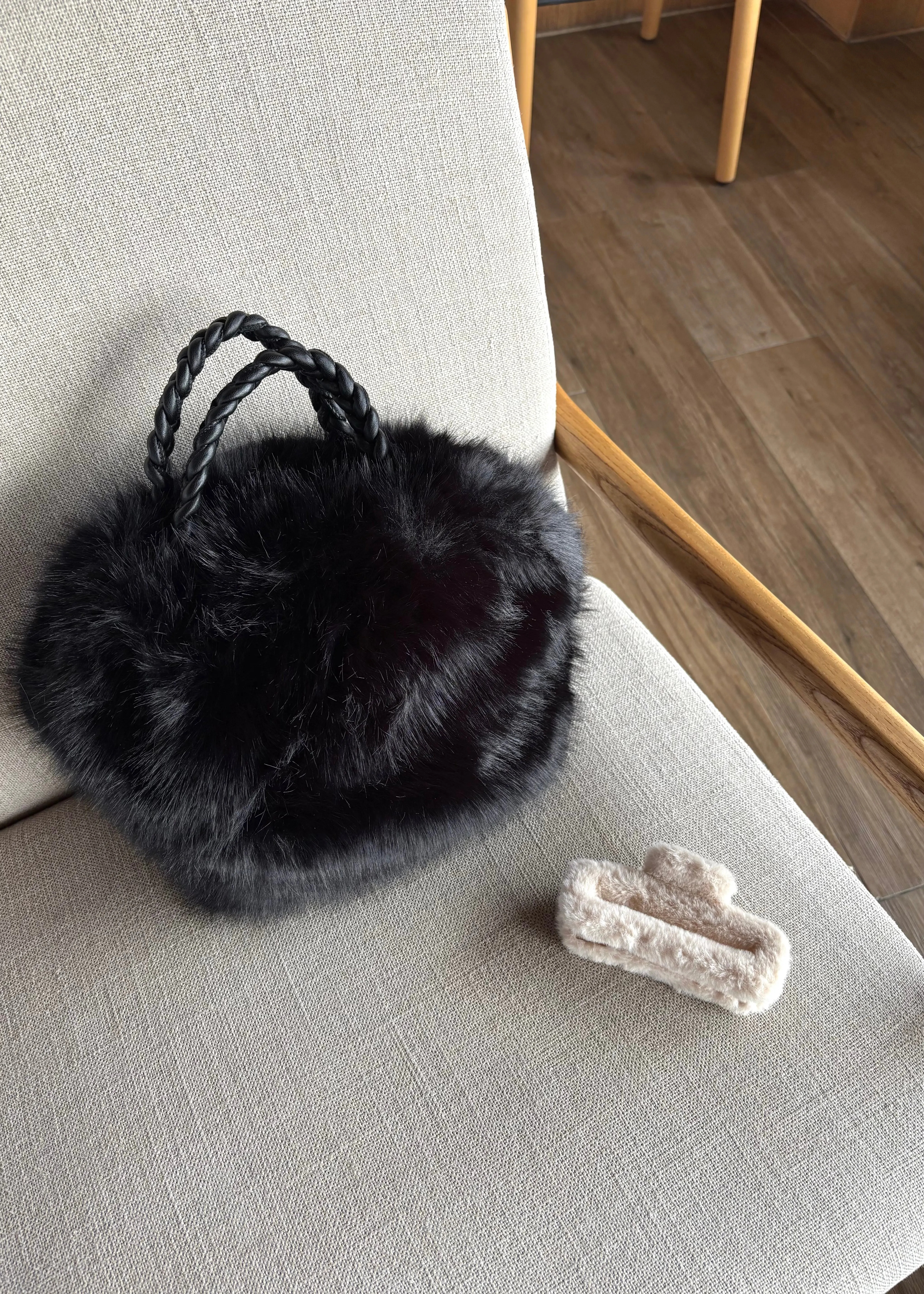 Farah Fluffy Claw Clips