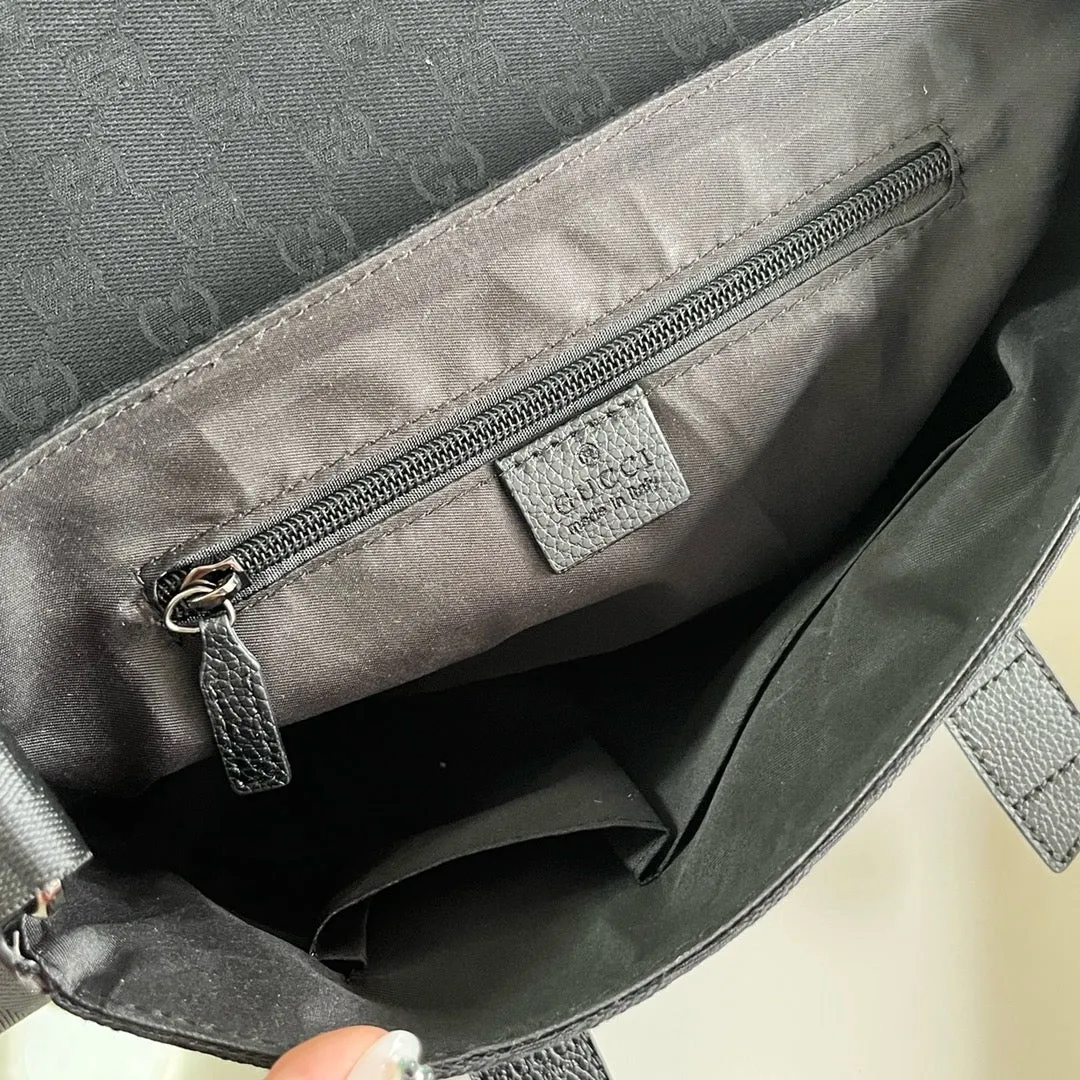 GC685 GG Crossbody Bag / 9.4x11.8x3.5inch