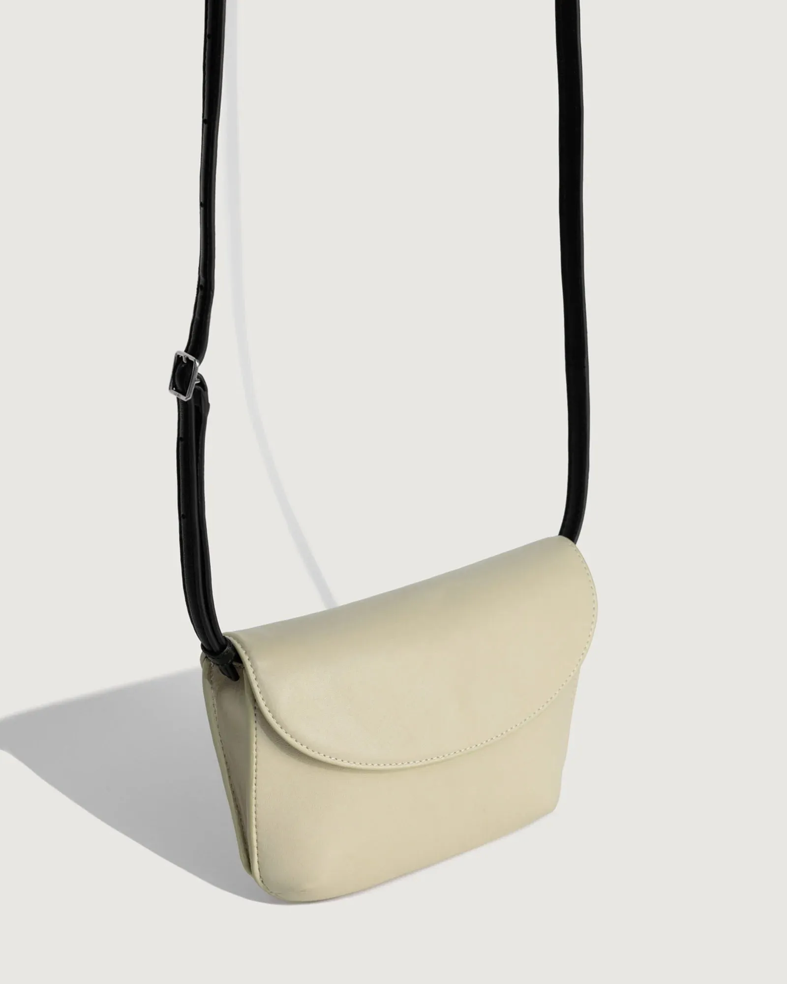 Keriana Clutch | Pumice Lamb