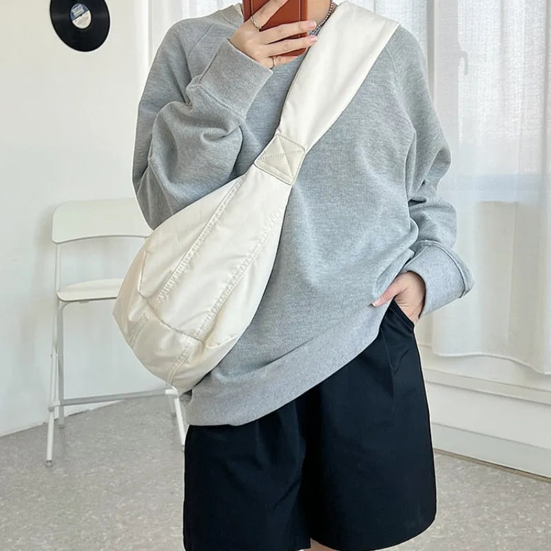 Large Capacity Casual Dumpling Crossbody Bag (   more colors)