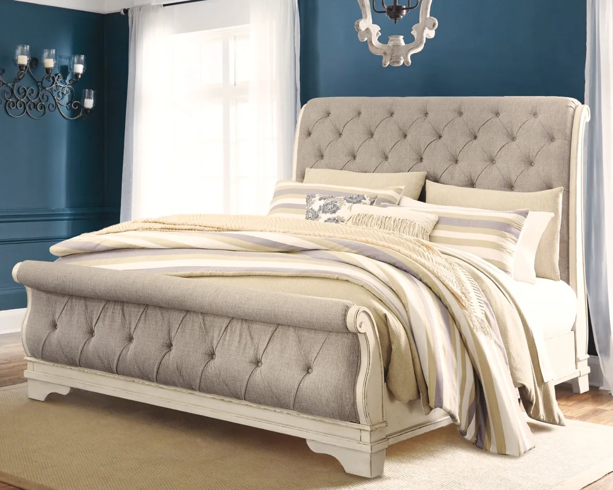 Realyn California King Sleigh Bed with Mirrored Dresser