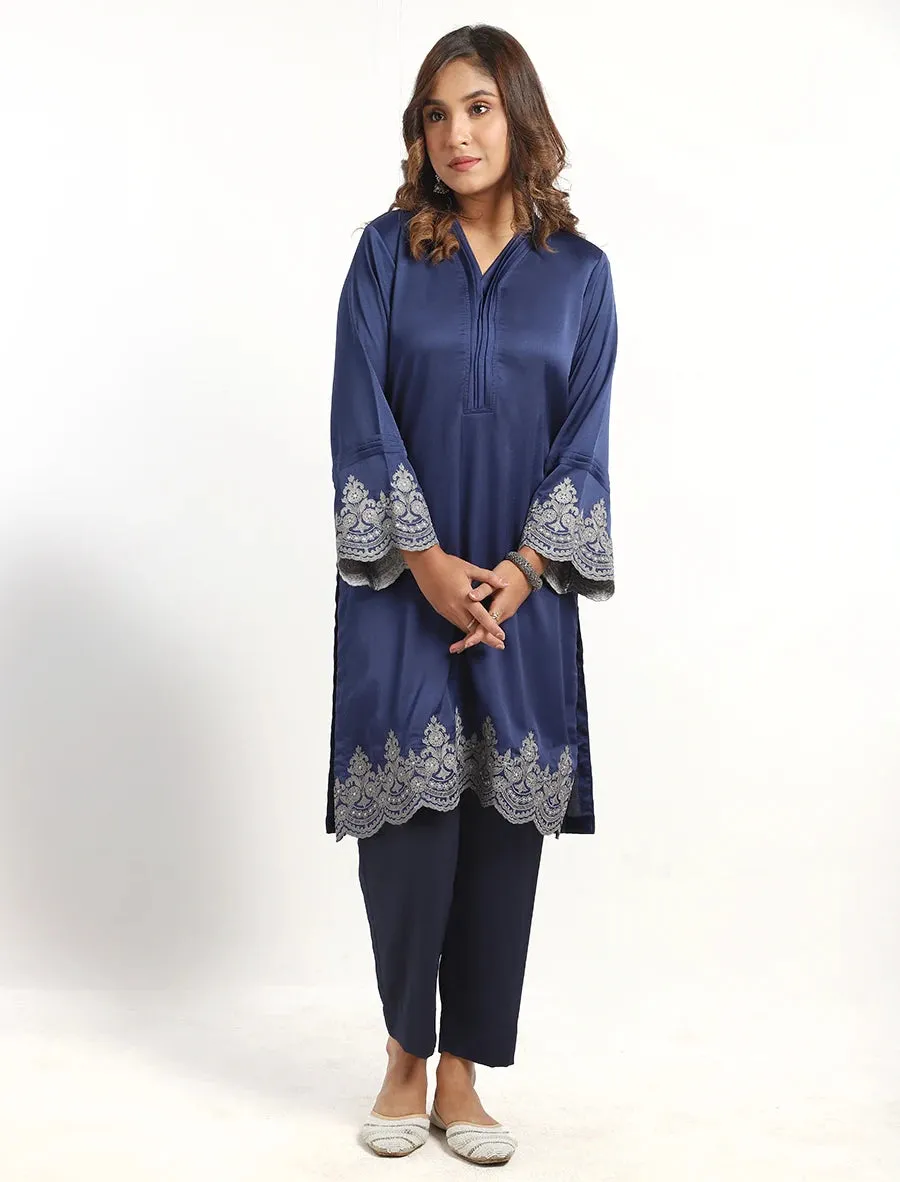 Regular Fit Embroidered Kameez