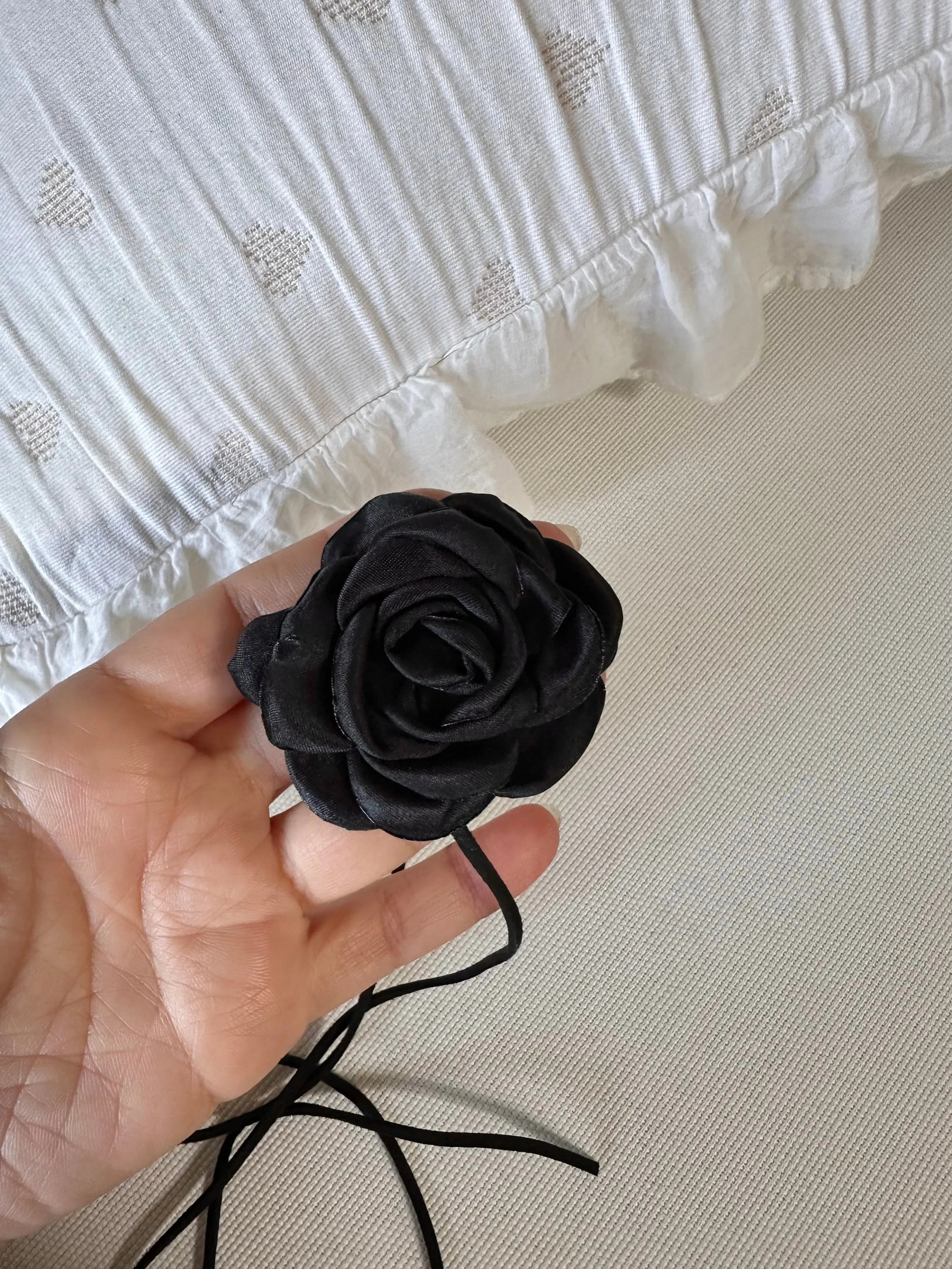Rosette Choker