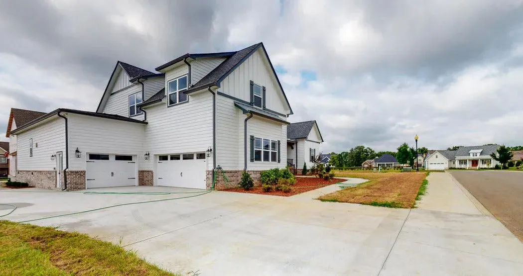Spacious 2,823 sq ft Family Home with Stylish Layout