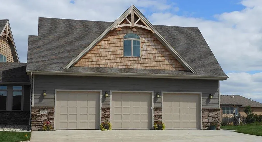 Spacious 3-Bedroom Home Plan with Bonus Room and Garage