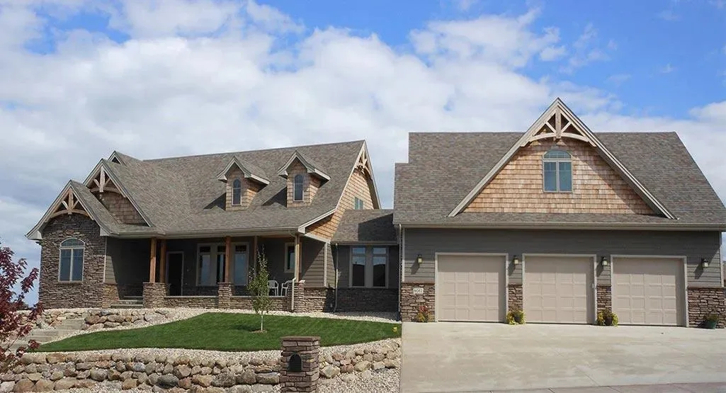Spacious 3-Bedroom Home Plan with Bonus Room and Garage