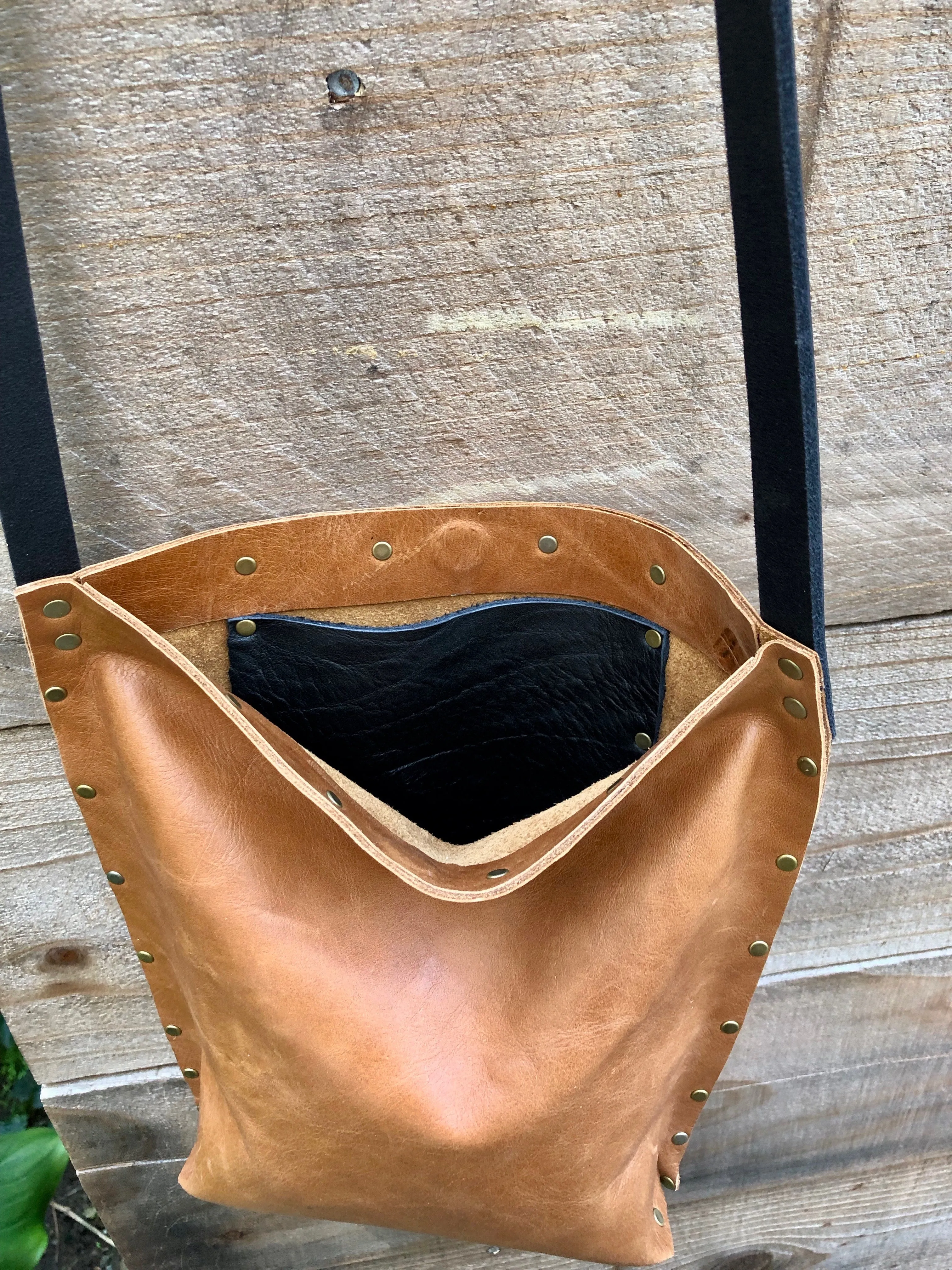 Urban Crossbody Medium