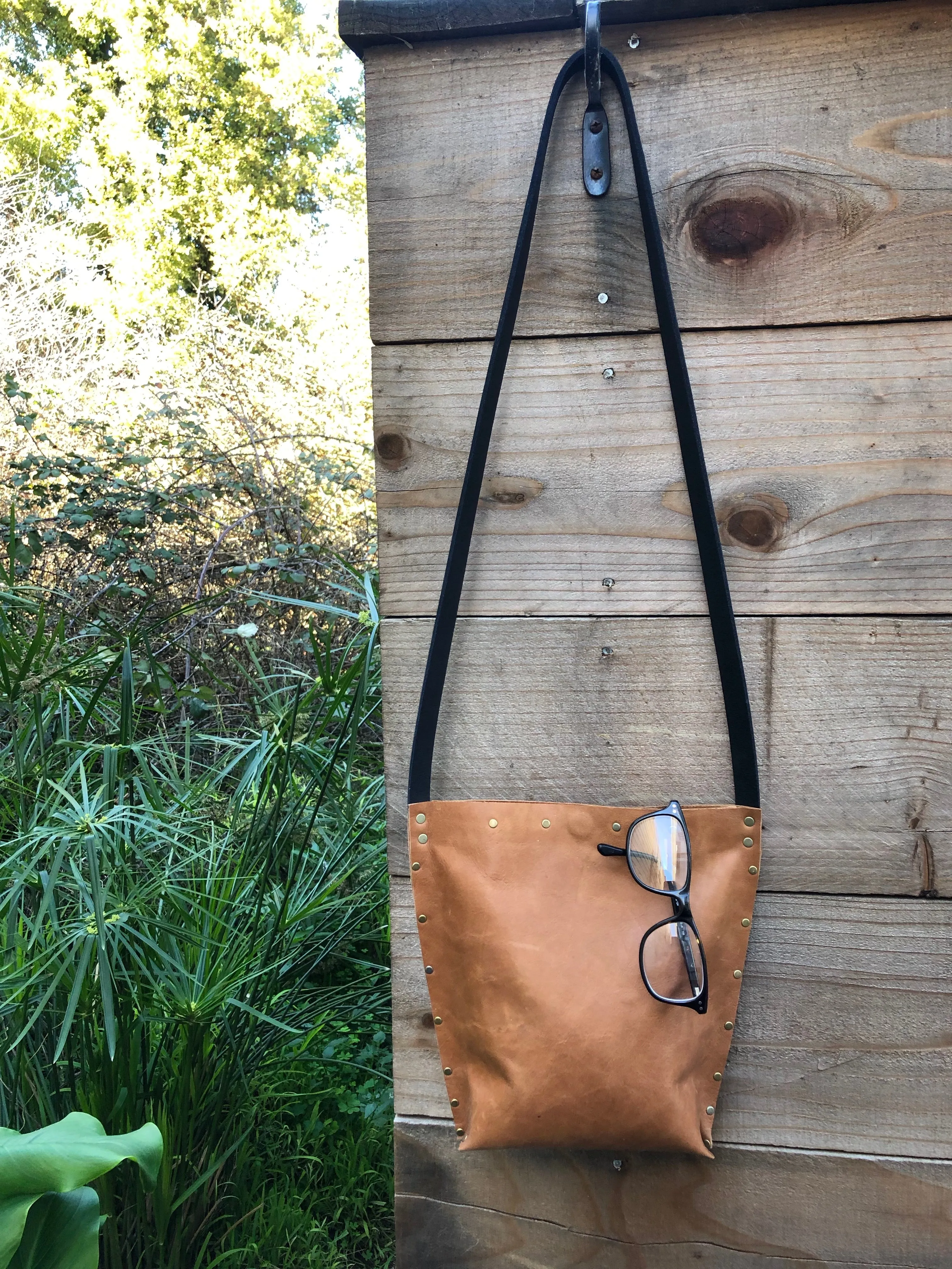 Urban Crossbody Medium