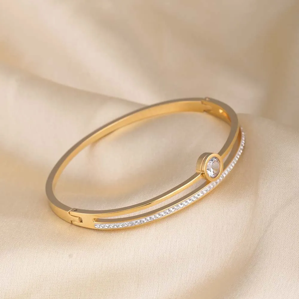 Women's Exquisite 18K Gold-Plated Bracelet with Stones